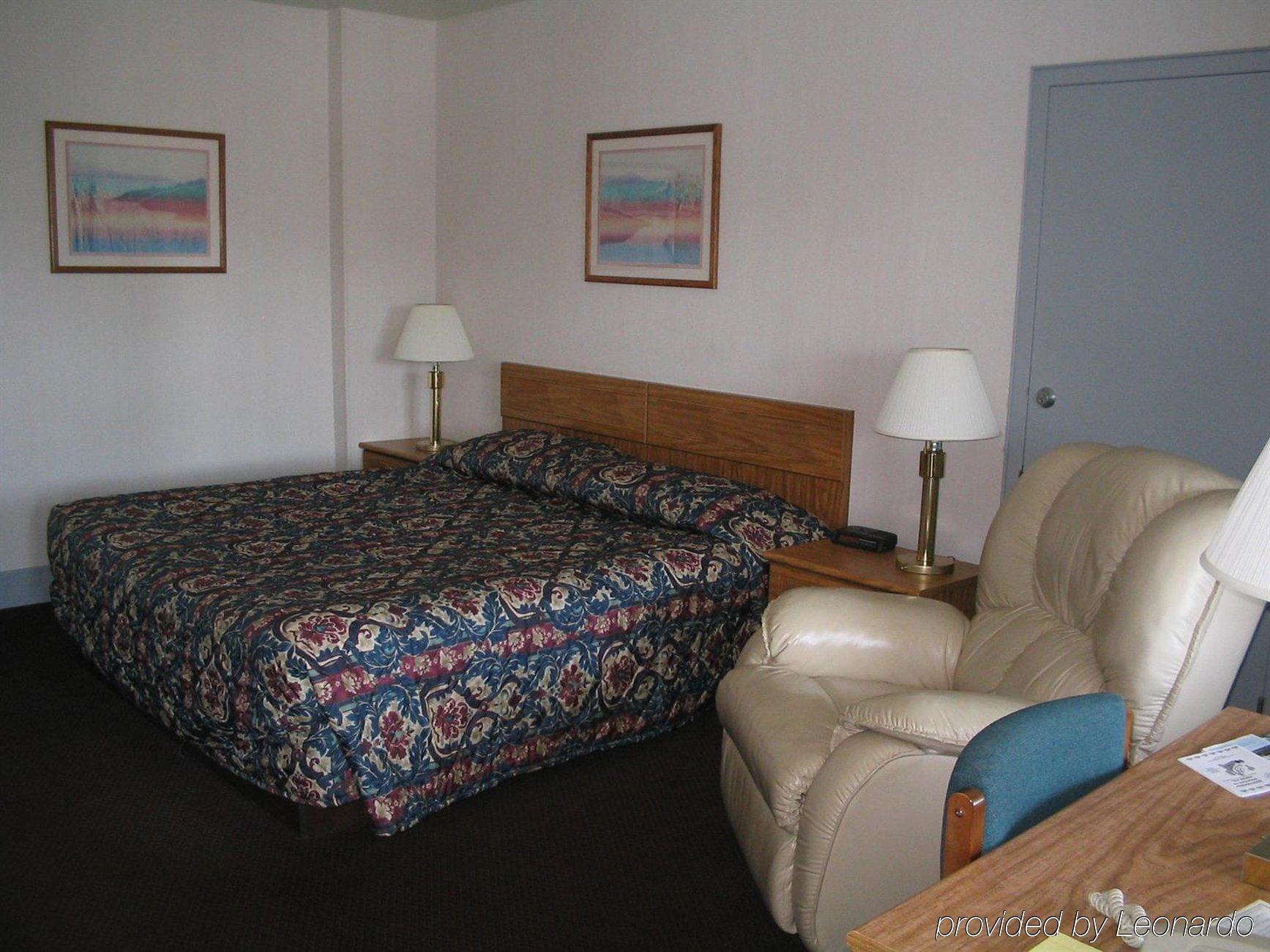 The Chalet Motel Mequon 객실 사진