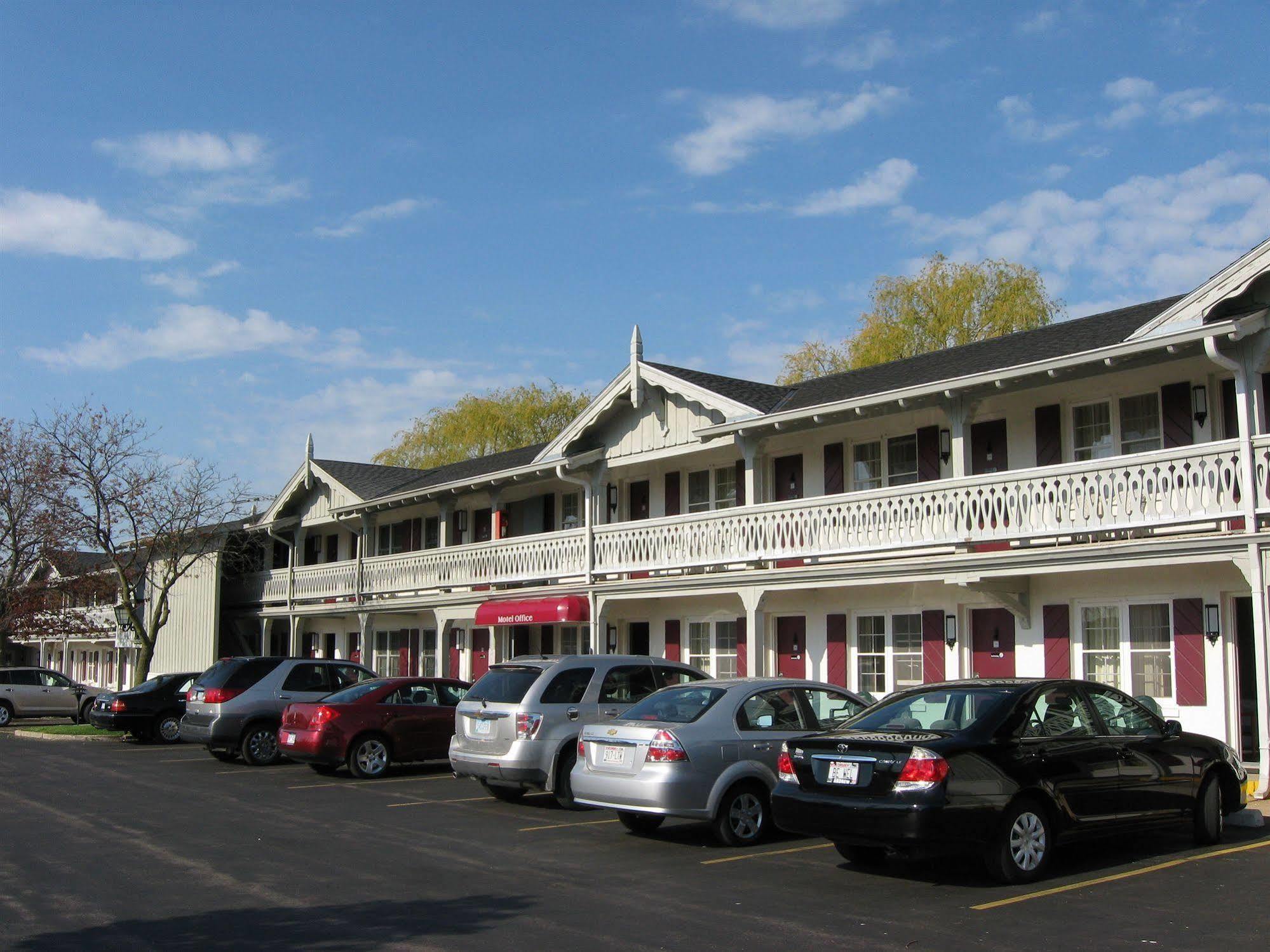 The Chalet Motel Mequon 외부 사진