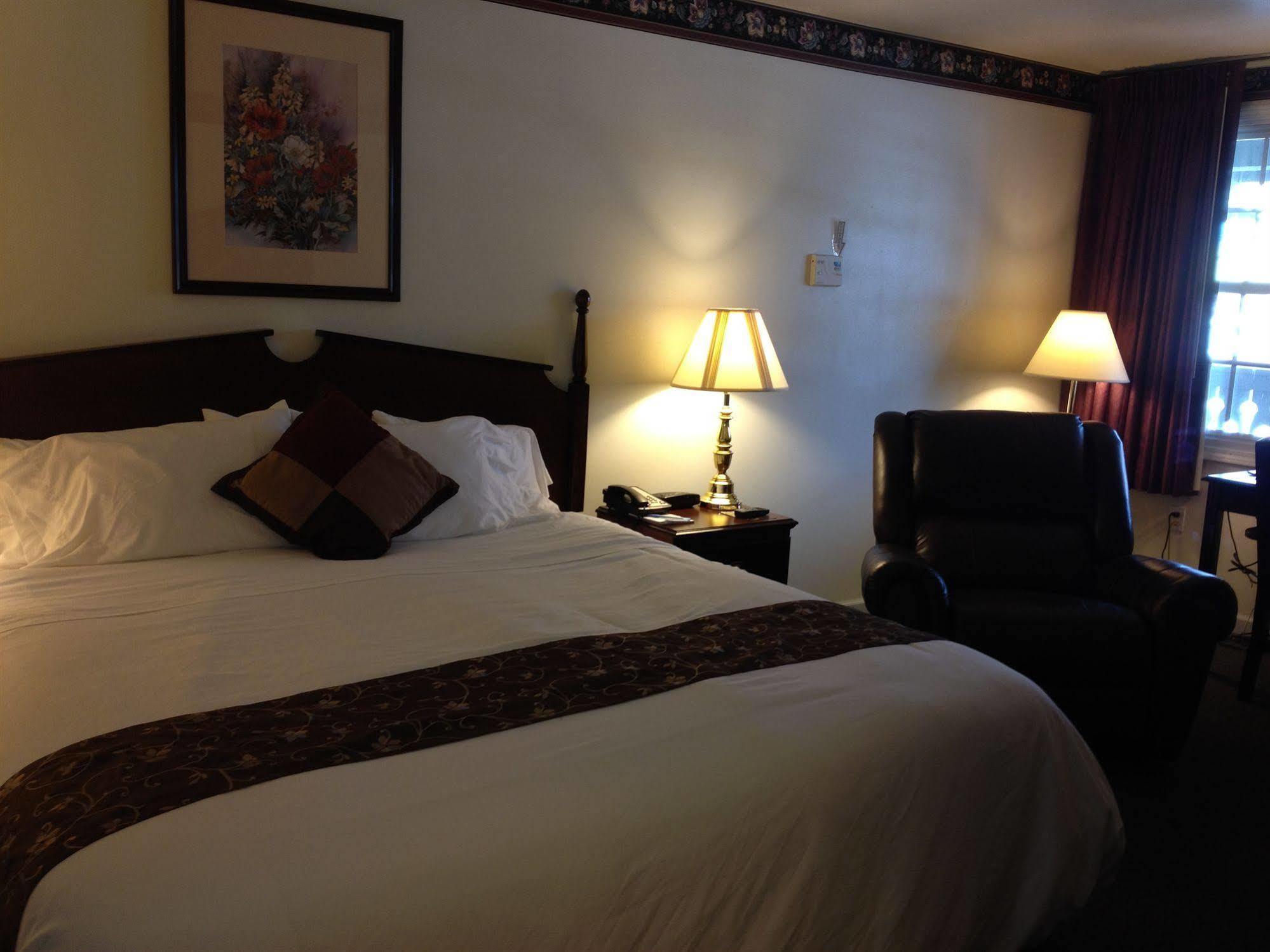 The Chalet Motel Mequon 외부 사진