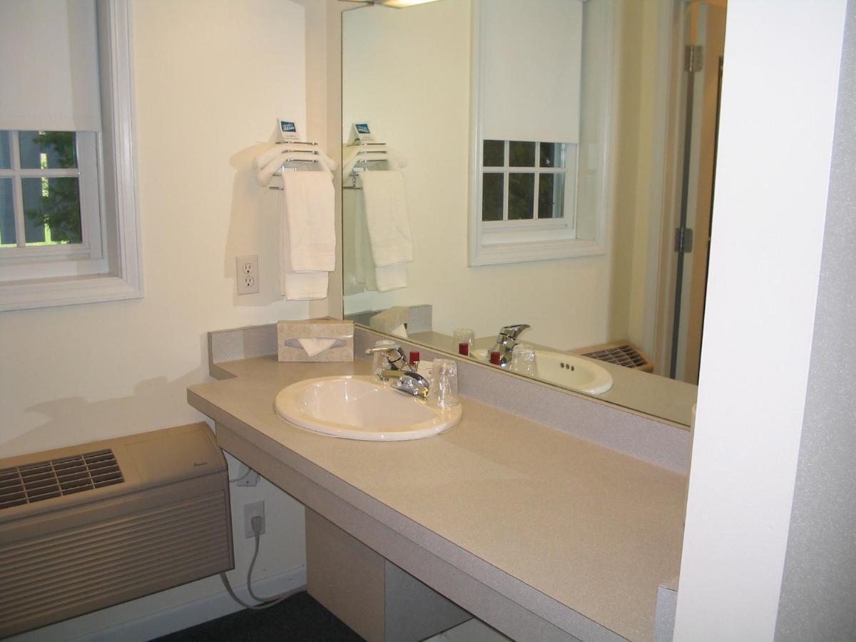 The Chalet Motel Mequon 외부 사진