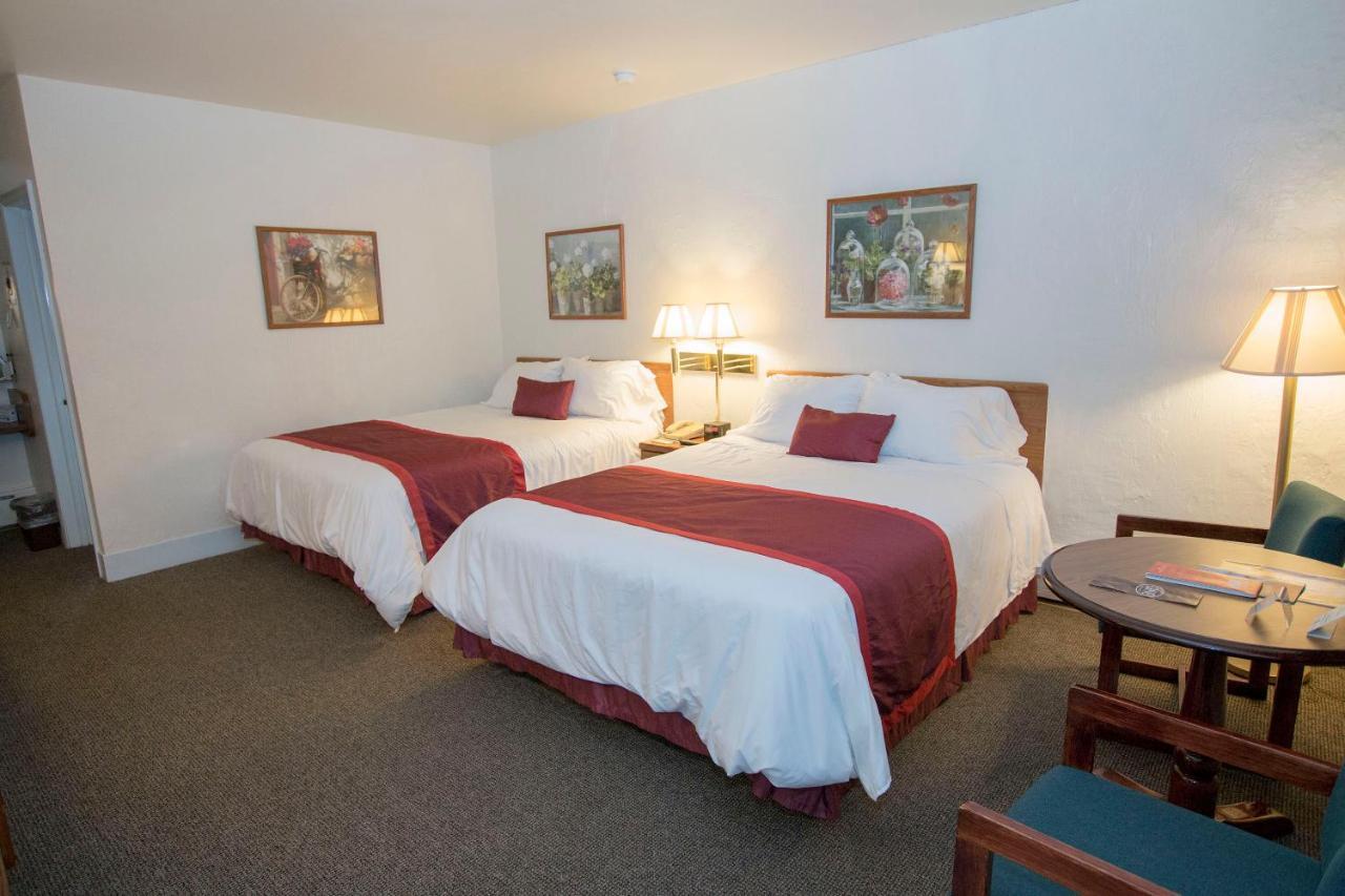 The Chalet Motel Mequon 외부 사진